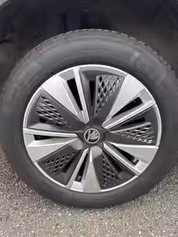SKODA KAROQ 25 / 26