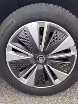 SKODA KAROQ 26 / 26
