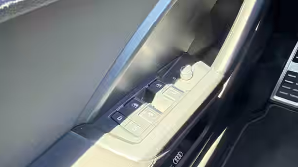 AUDI Q3 28 / 35