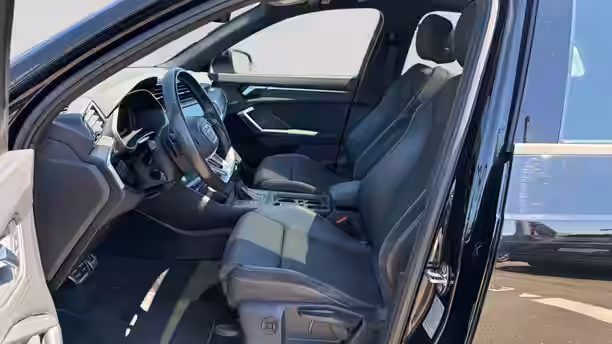 AUDI Q3 19 / 35