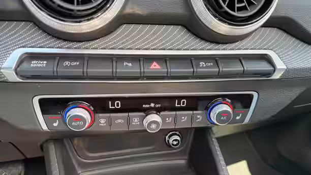 AUDI Q2 11 / 45