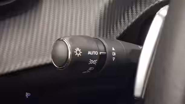 PEUGEOT 208 30 / 32