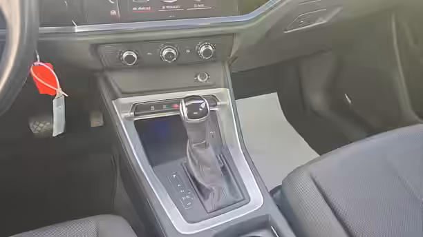 AUDI Q3 18 / 20