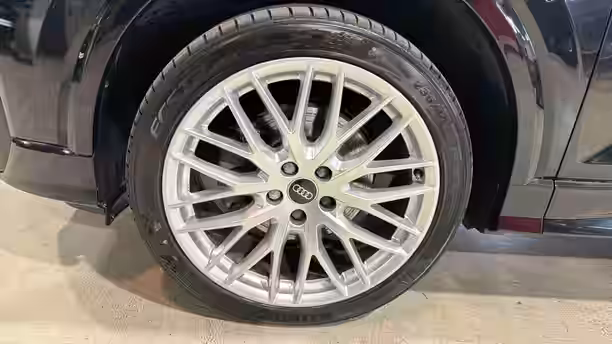 AUDI Q2 16 / 32