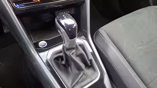 VOLKSWAGEN T-ROC 24 / 27