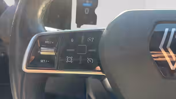 RENAULT MEGANE E-TECH 19 / 26