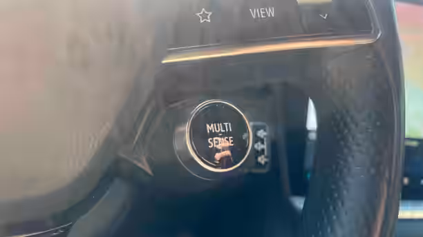 RENAULT MEGANE E-TECH 20 / 26