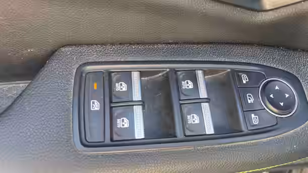 RENAULT MEGANE E-TECH 17 / 26