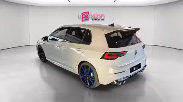 VOLKSWAGEN GOLF 3 / 32