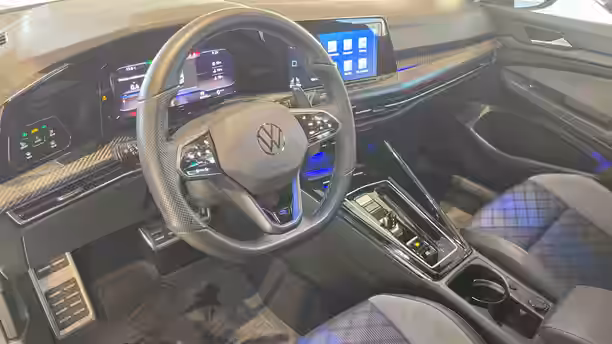 VOLKSWAGEN GOLF 32 / 32
