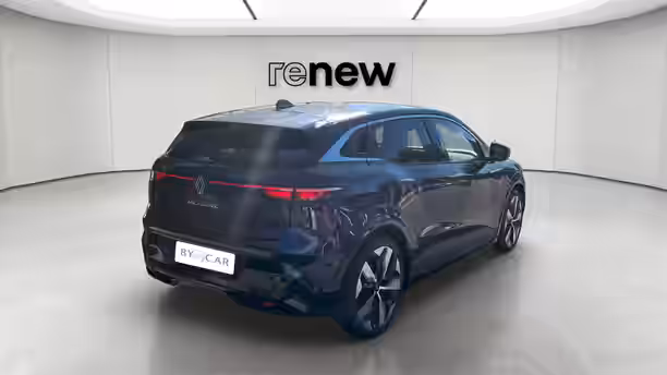 RENAULT MEGANE E-TECH 5 / 27