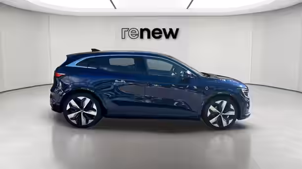 RENAULT MEGANE E-TECH 6 / 27