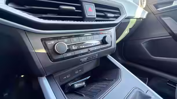 SEAT ARONA 19 / 20