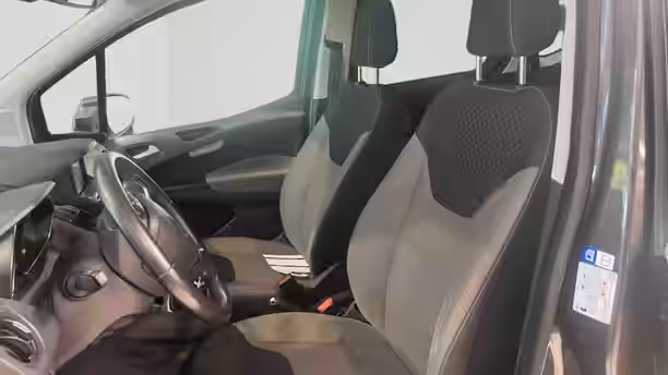 FORD TOURNEO COURIER 11 / 18