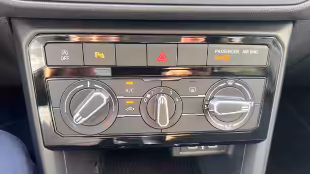 VOLKSWAGEN T-CROSS 20 / 23