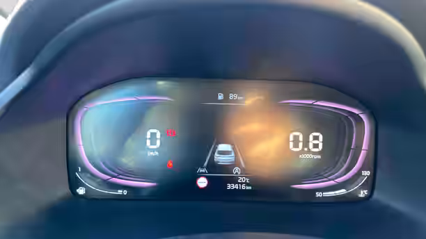 KIA STONIC 17 / 27
