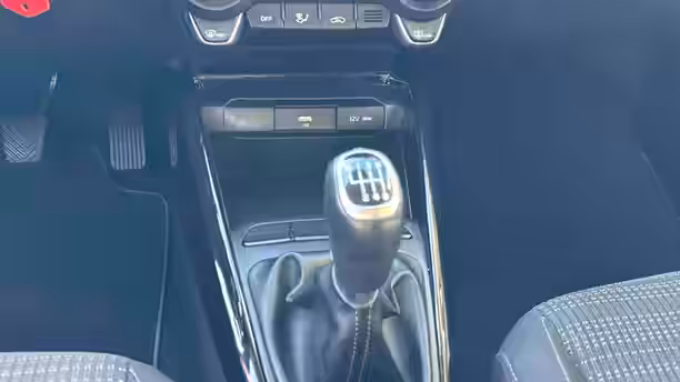 KIA STONIC 22 / 27