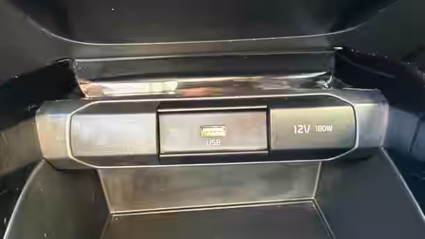 KIA STONIC 18 / 27
