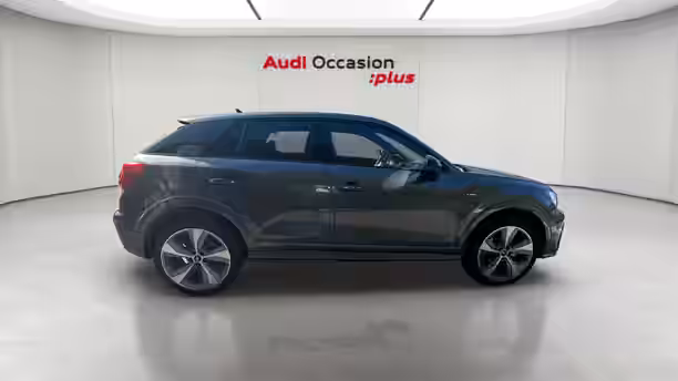 AUDI Q2 6 / 24