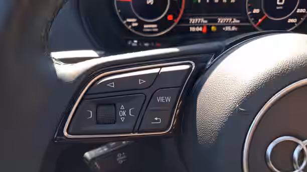 AUDI Q2 30 / 42