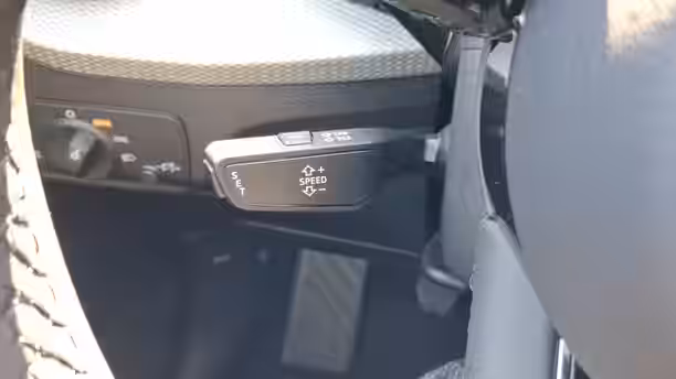 AUDI Q2 33 / 42