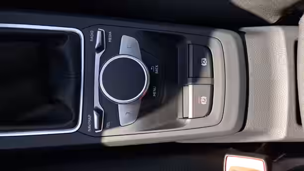 AUDI Q2 36 / 42