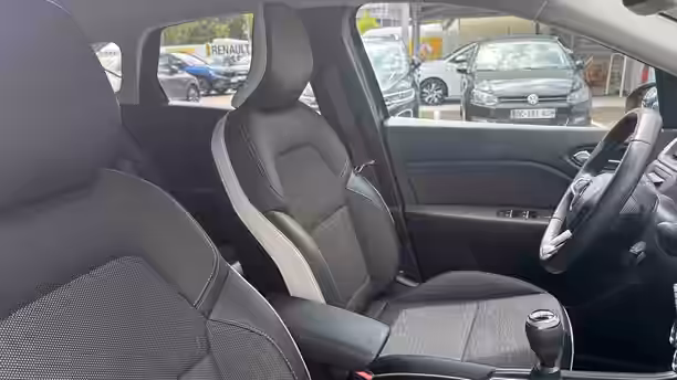 RENAULT CAPTUR 24 / 24