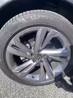 VOLKSWAGEN TIGUAN 28 / 29