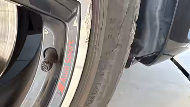 AUDI S4 AVANT 25 / 26