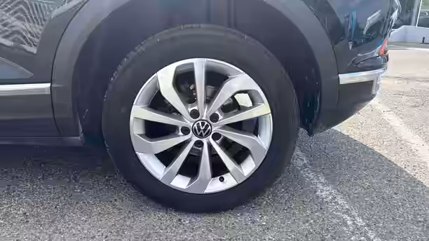 VOLKSWAGEN T-ROC 12 / 27