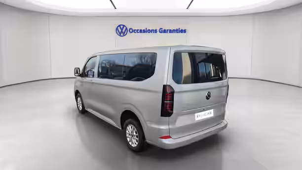 VOLKSWAGEN UTILITAIRES CARAVELLE 7 3 / 17