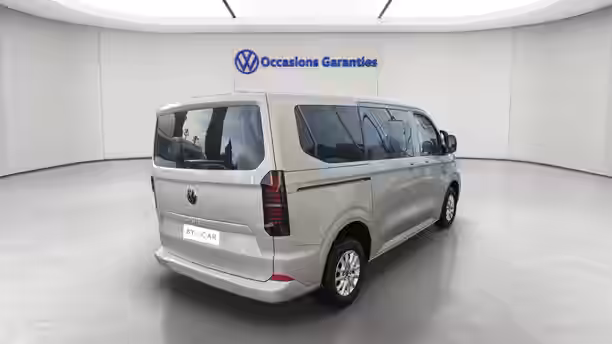 VOLKSWAGEN UTILITAIRES CARAVELLE 7 5 / 17