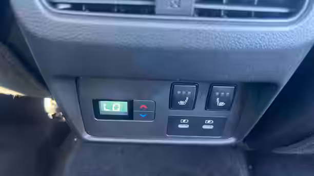NISSAN X-TRAIL 26 / 28