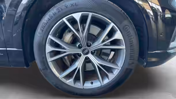 AUDI Q8 14 / 49