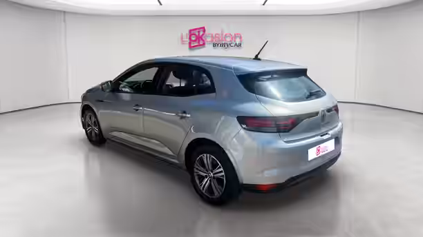 RENAULT MEGANE IV BERLINE 3 / 22