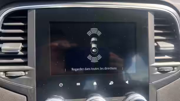 RENAULT MEGANE IV BERLINE 16 / 22