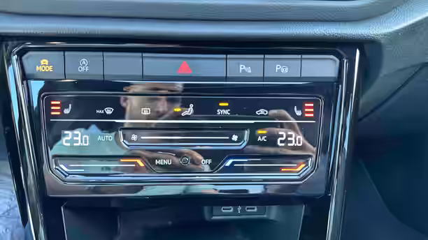 VOLKSWAGEN T-ROC 17 / 23