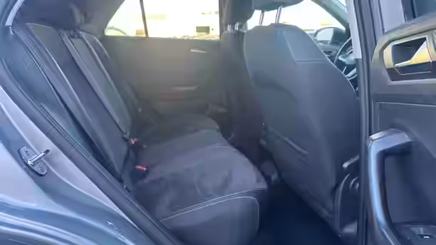 VOLKSWAGEN T-ROC 23 / 26