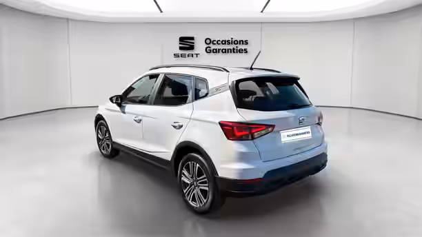 SEAT ARONA 3 / 24