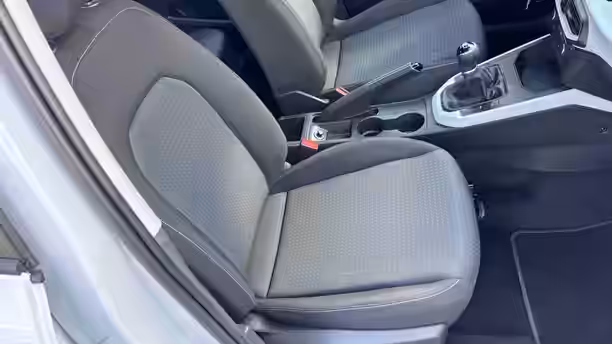 SEAT ARONA 21 / 24