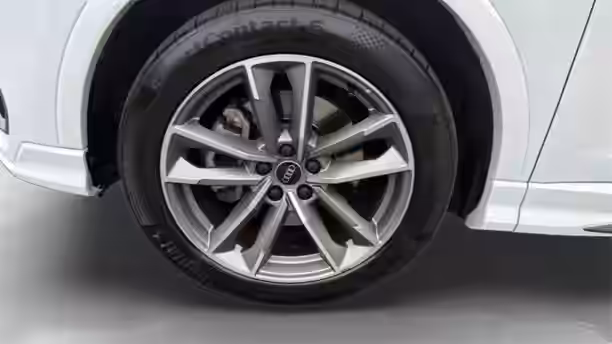 AUDI Q3 16 / 32