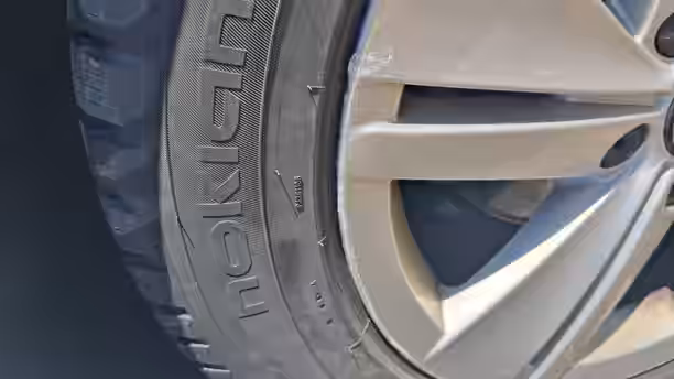 VOLKSWAGEN GOLF 25 / 26