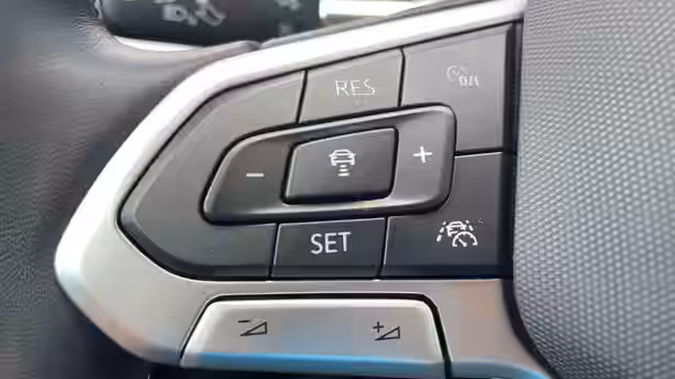 VOLKSWAGEN POLO 26 / 27