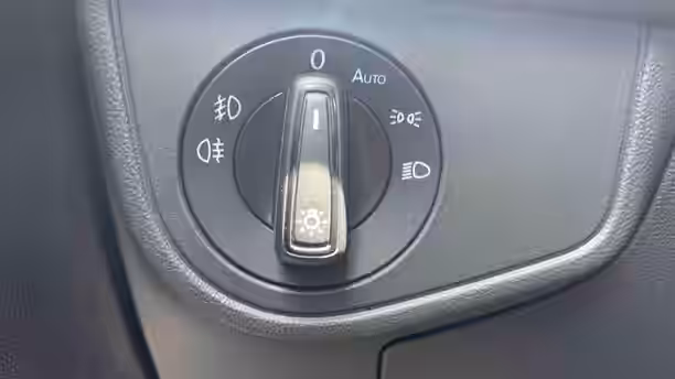 VOLKSWAGEN POLO 25 / 27