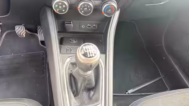 RENAULT CAPTUR 22 / 24