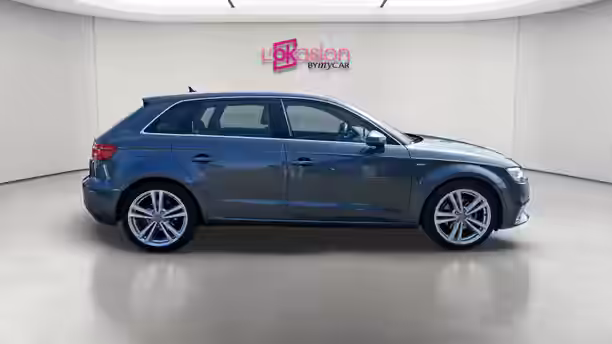 AUDI A3 SPORTBACK 6 / 32