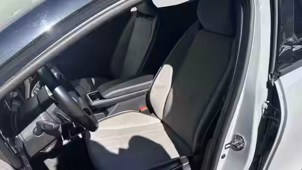 RENAULT MEGANE E-TECH 11 / 25