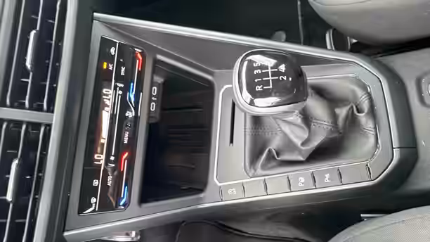VOLKSWAGEN POLO 16 / 18