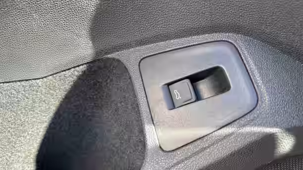 VOLKSWAGEN TIGUAN 19 / 25