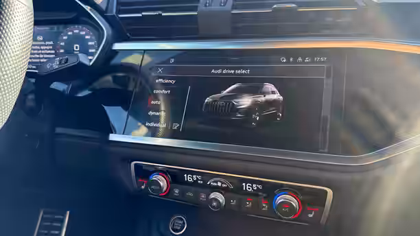 AUDI Q3 21 / 28